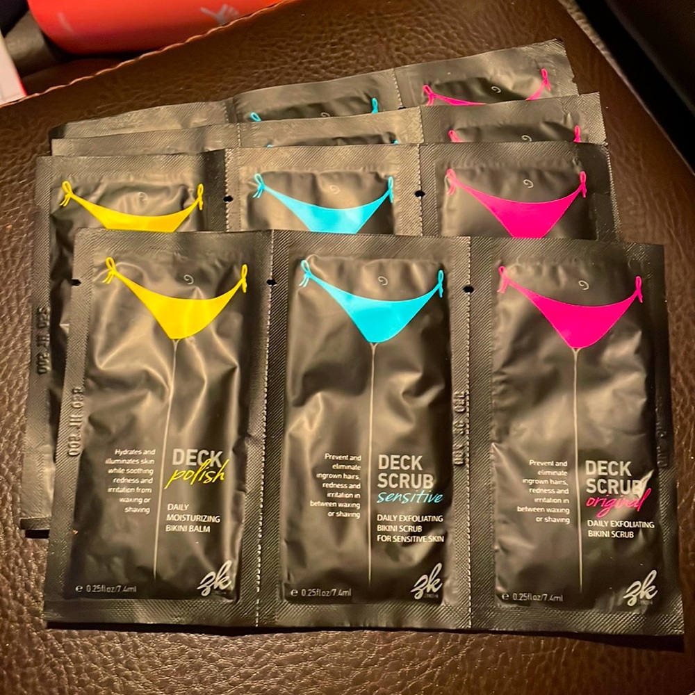 4 samples packs of Zandi K deck scrub- bikini scrub and balm!